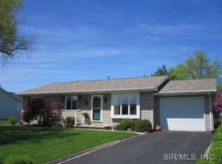 166 Willowood Rd, Litchfield, IL 62056