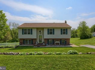 402 Hill Rd, Honey Brook, PA 19344