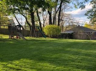 9 Reservoir Rd #2, Chestnut Hill, MA 02467