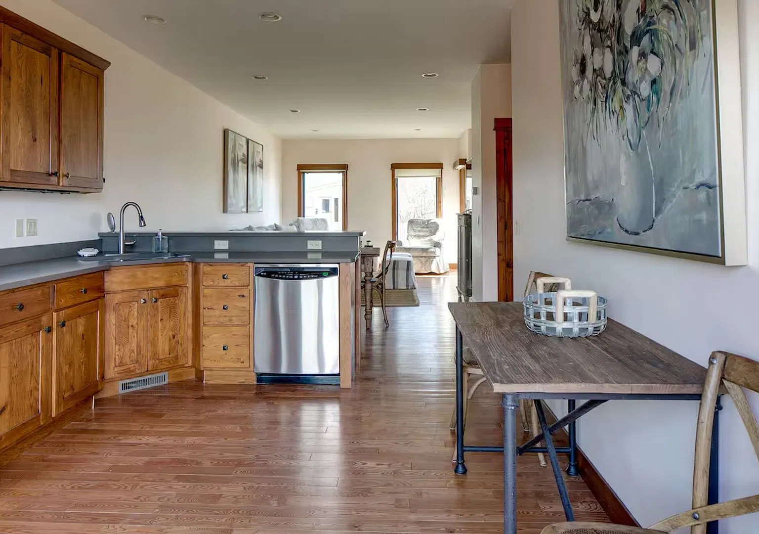 New Whitefish Rental - 3 Bedroom/2.5 Bath Beautiful Updated Townhouse (Furnished). Available NOW ... — Photo 2