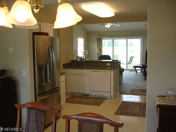 5th image of 131 Fallingwater Dr