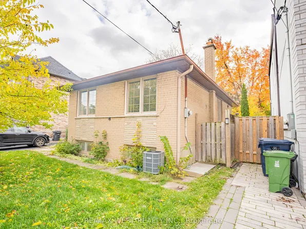 235 Pleasant Ave #Basement, Toronto, ON M2M 1M6