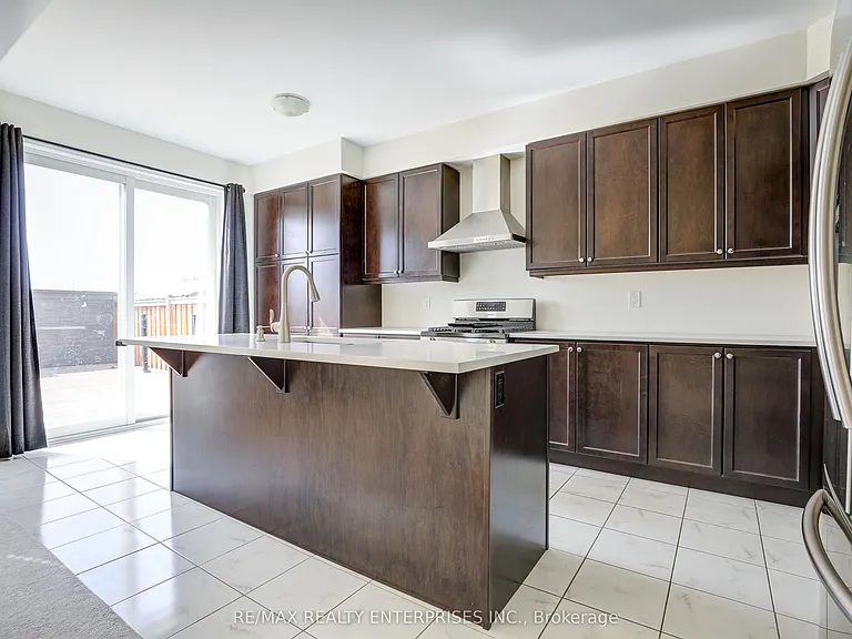 42 Callandar Rd #UPPER — Photo 8