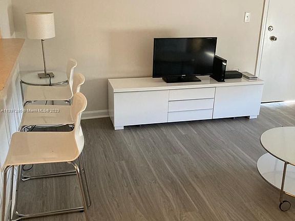 4th image of 2200 NE 66th St APT 1421