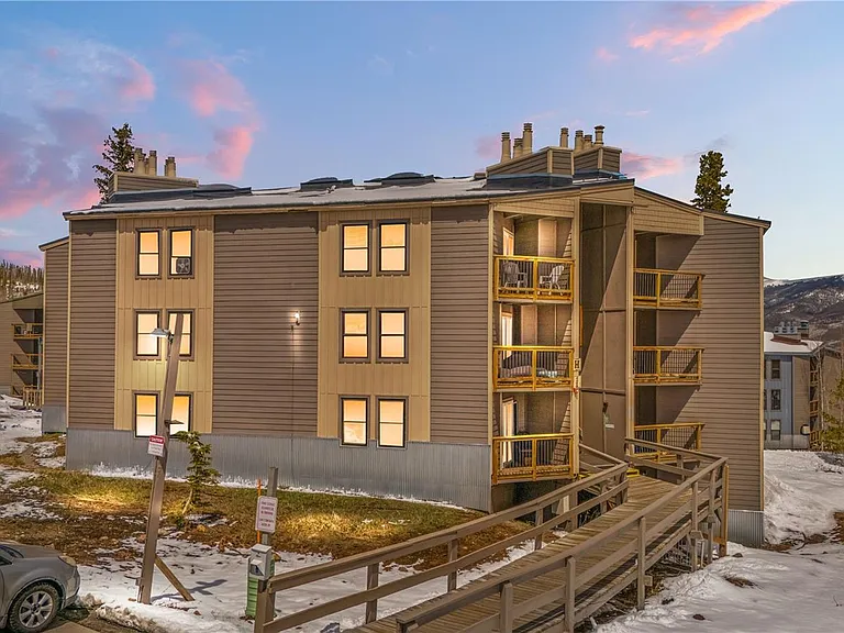 4400 Lodge Pole Cir #H-206 — Photo 1