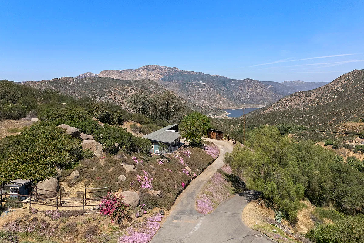 937 Peutz Valley Rd — Photo 2