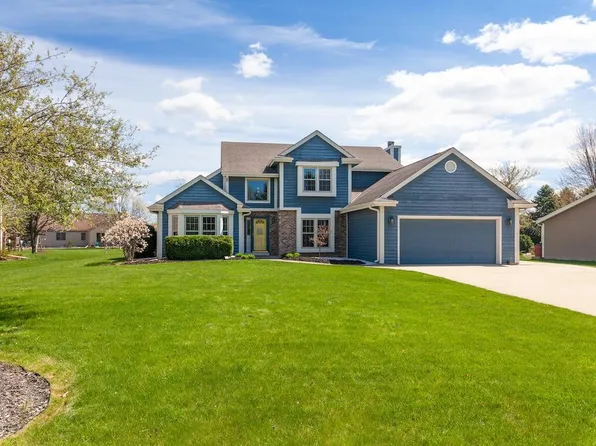 W227N2540 Meadowood LANE, Waukesha, WI 53186