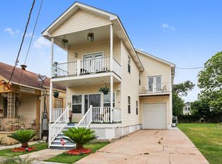 8219 Apricot St, New Orleans, LA 70118