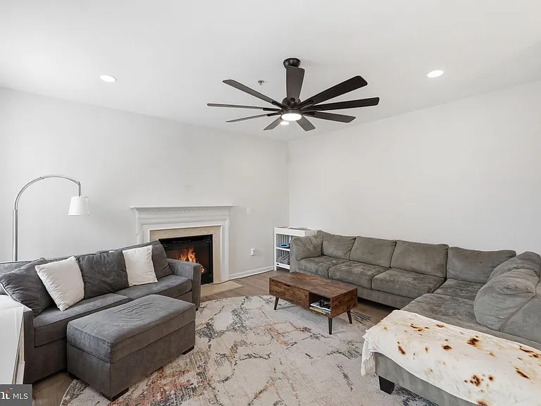 1908 Orchard Hill Dr — Photo 5