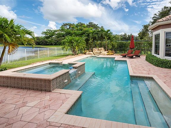 5th image of 3683 W Lake Estates Dr