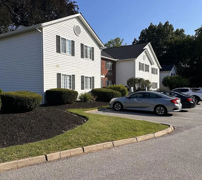 637 Mentor Ave