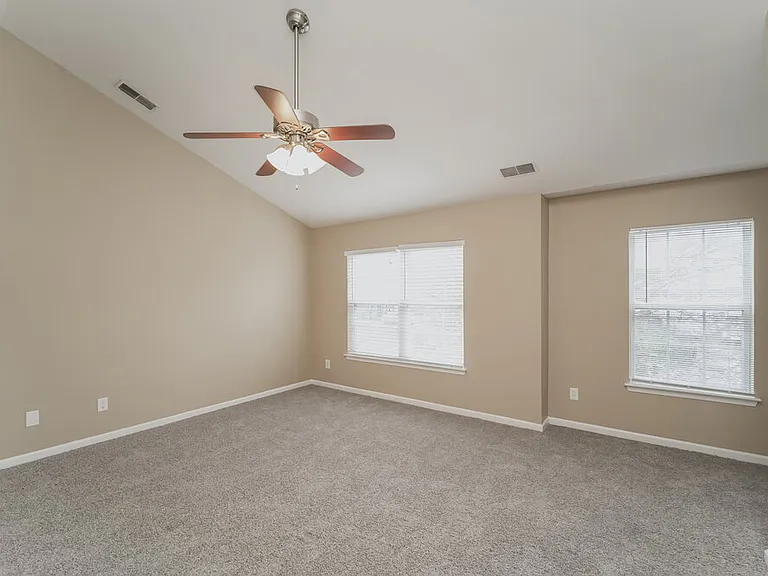 2637 Forest Grove Ct — Photo 11
