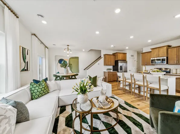 1540 Trellis Ln, West Saint Paul, MN 55118