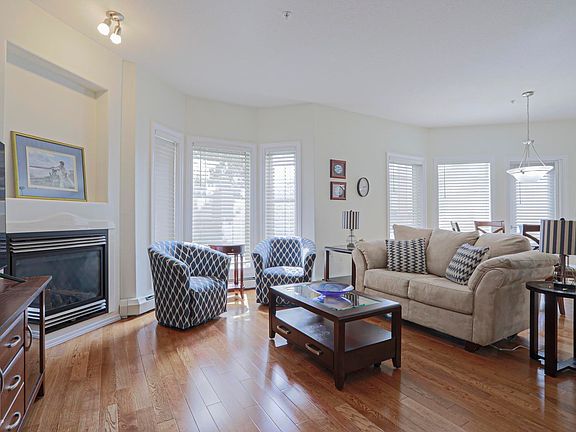 4th image of 11260 153rd Ave NW #131