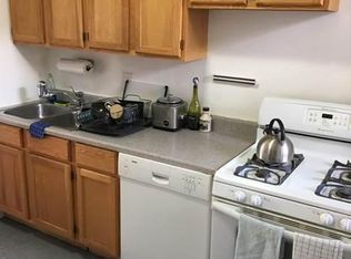 3522 N Broadway St APT 2F, Chicago, IL 60657