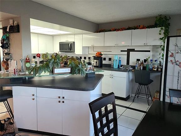 4th image of 701 NW 19th St APT 503