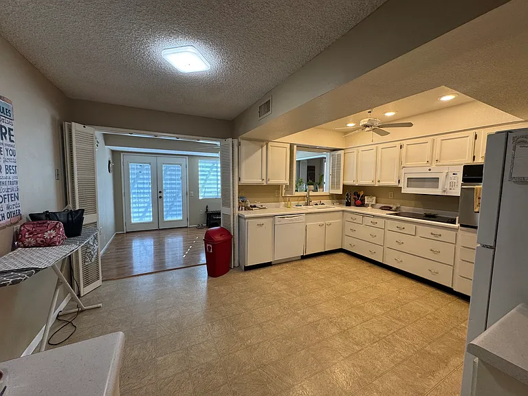 18010 N 99th Dr — Photo 11