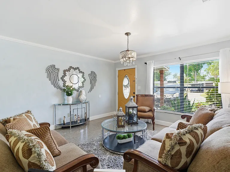 6403 Paddock Ave — Photo 5