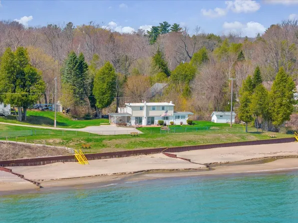 7226 Lakeview Dr #2, Lexington, MI 48450