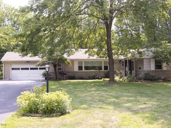 335 Deer Trail Ave, Canfield, OH 44406