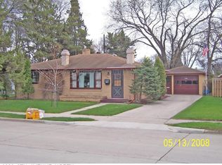 2303 8th Ave N, Grand Forks, ND 58203