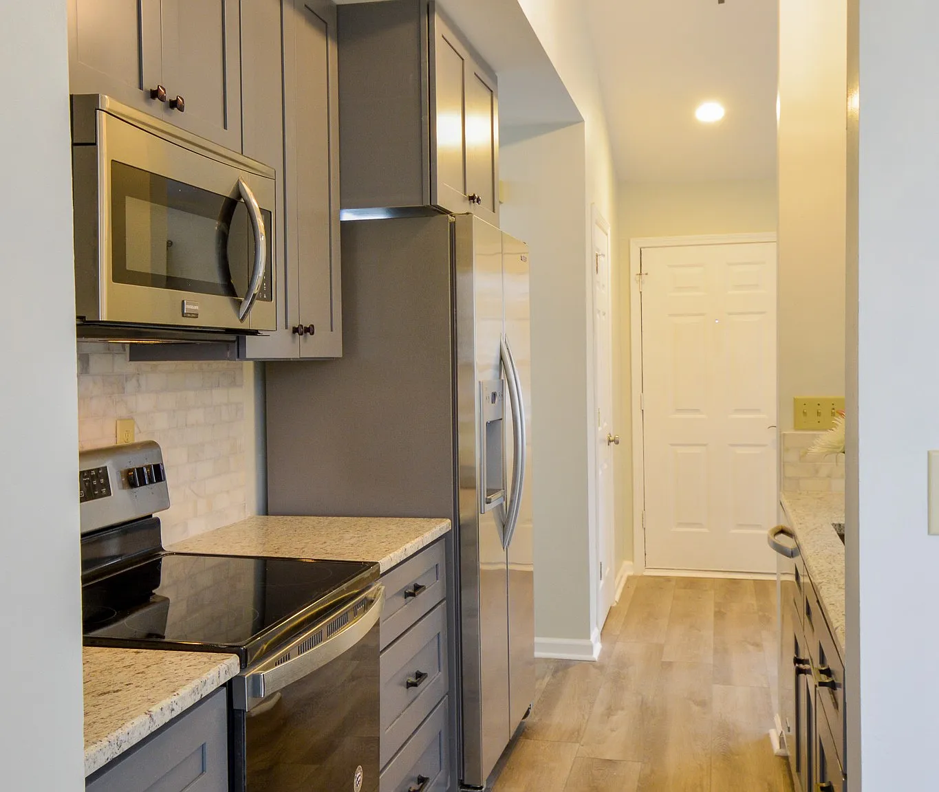 3 bed, 1248 sqft, $1,980 — Photo 2