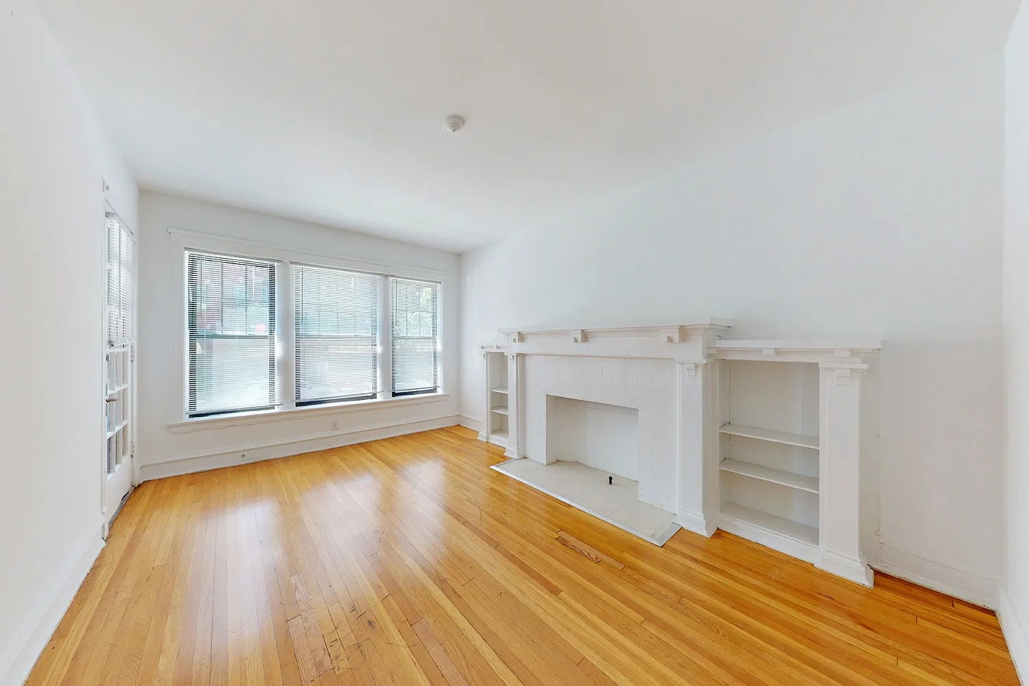 5335-5345 S. Kimbark Avenue — Photo 3