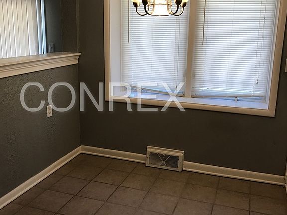 5th image of 9612 Richmond Ave