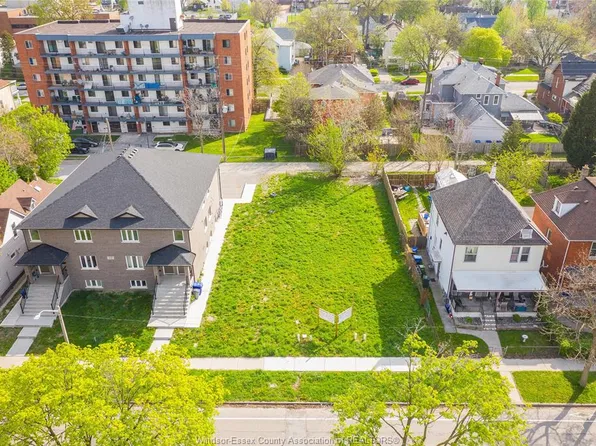 488 Janette Ave #484, Windsor, ON N9A 4Z5