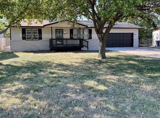 3141 S Knight Cir, Wichita, KS 67217