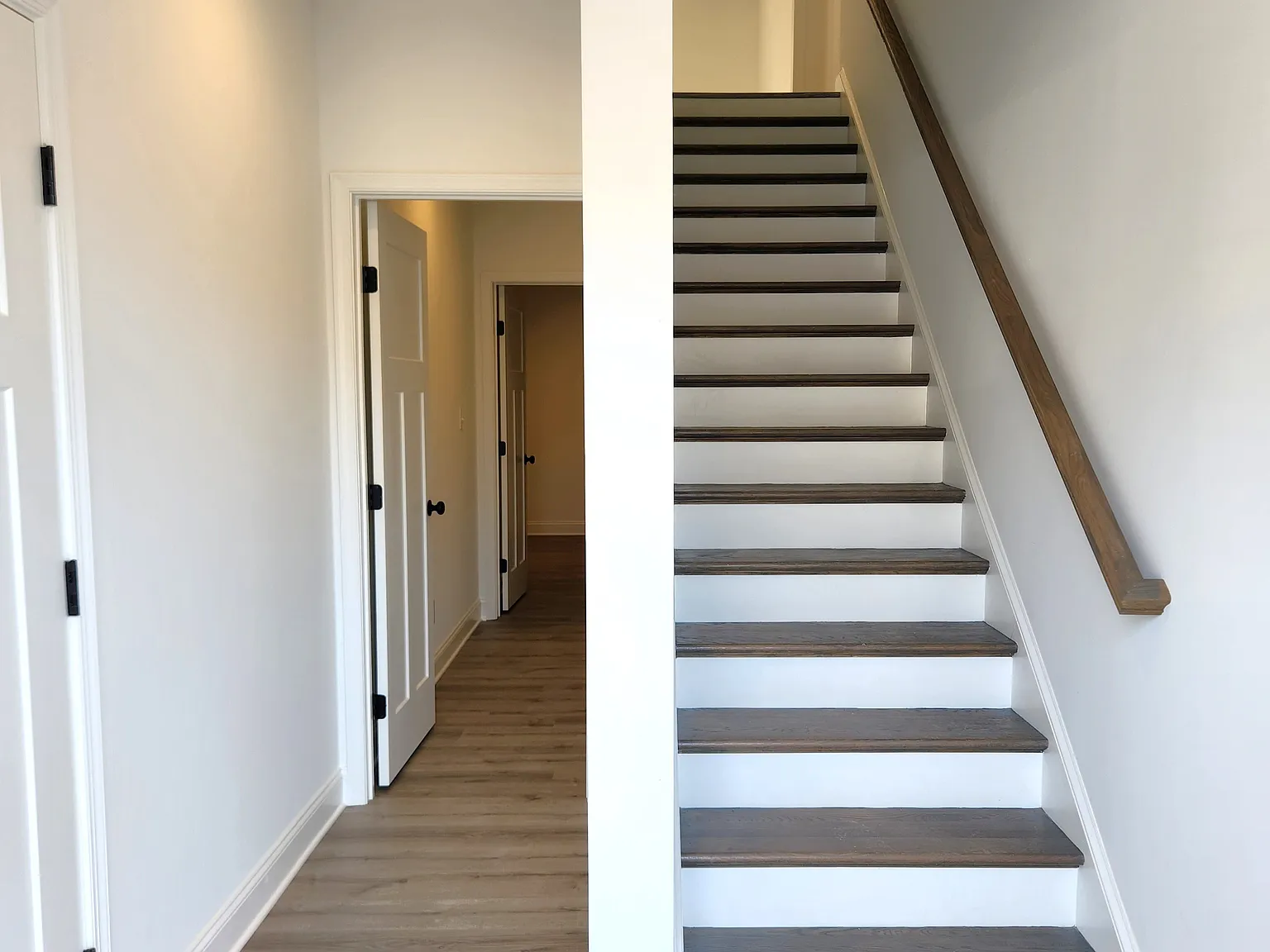 3 bed, 2.5 bath, 1568 sqft, $1,899 — Photo 2