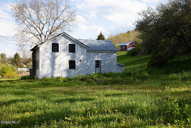 4th image of 123 Ecker Hollow Road