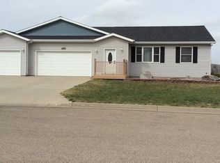 136 Libby Rd, Lincoln, ND 58504