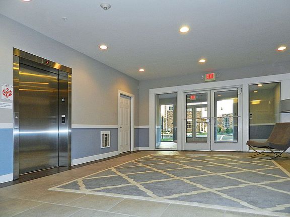 3rd image of 341 Pond Ln