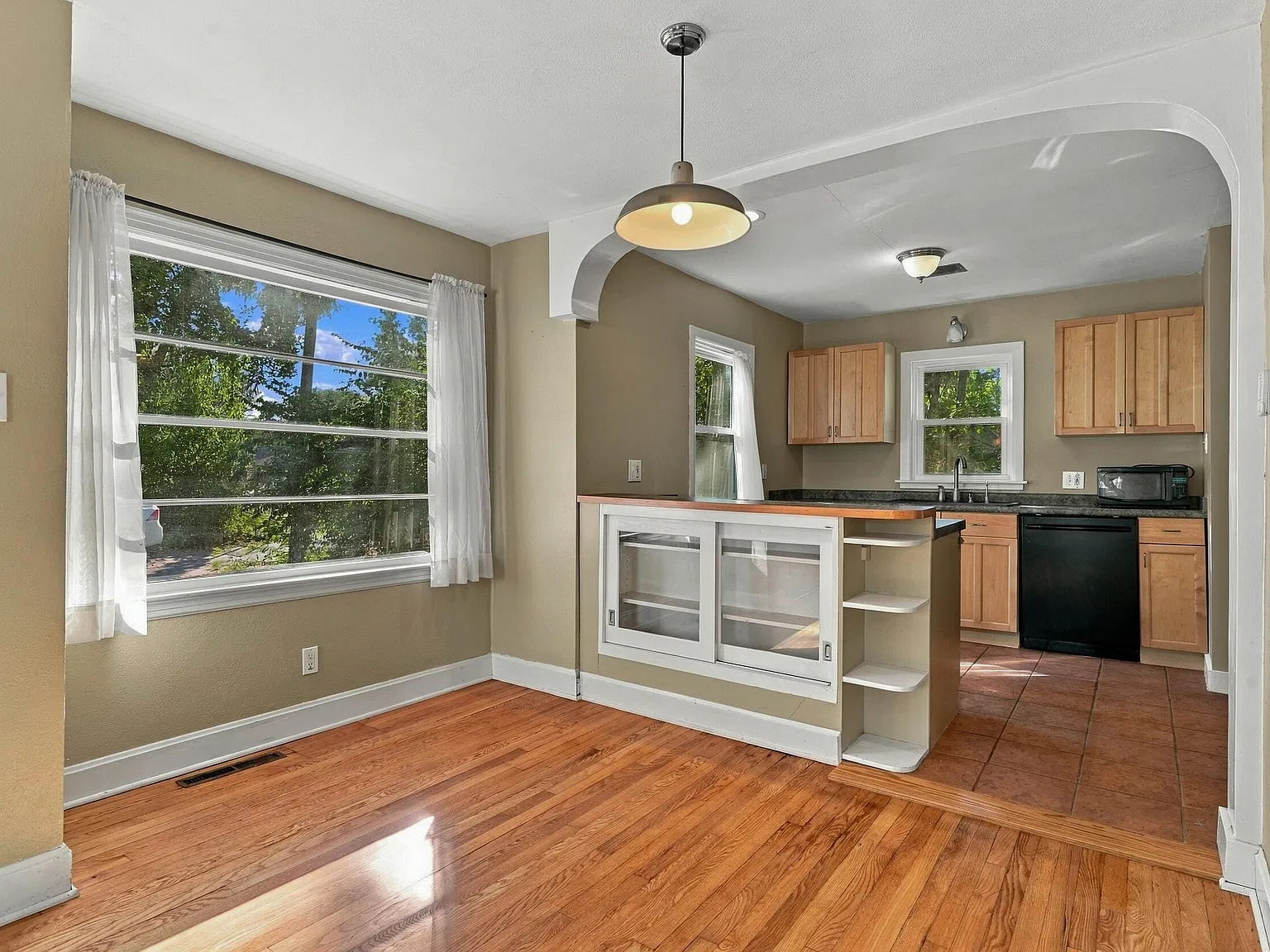 2 bed, 1.0 bath, 883 sqft, $1,400 — Photo 4