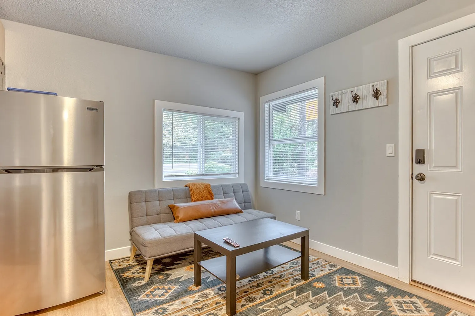 1 bed, 1.0 bath, 398 sqft, $2,662 — Photo 1