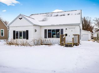 323 8th St, Menasha, WI 54952