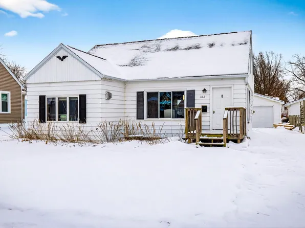 323 8th St, Menasha, WI 54952