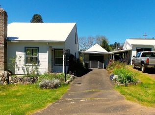 542 3rd St, Elkton, OR 97436