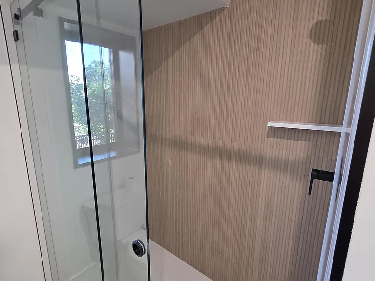1047B Anderson Ave — Photo 32