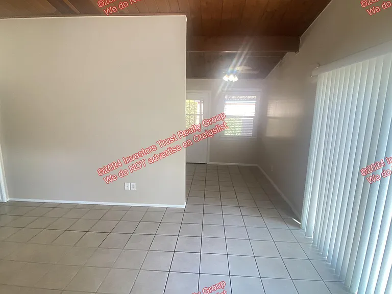 703 E Linfield St — Photo 5