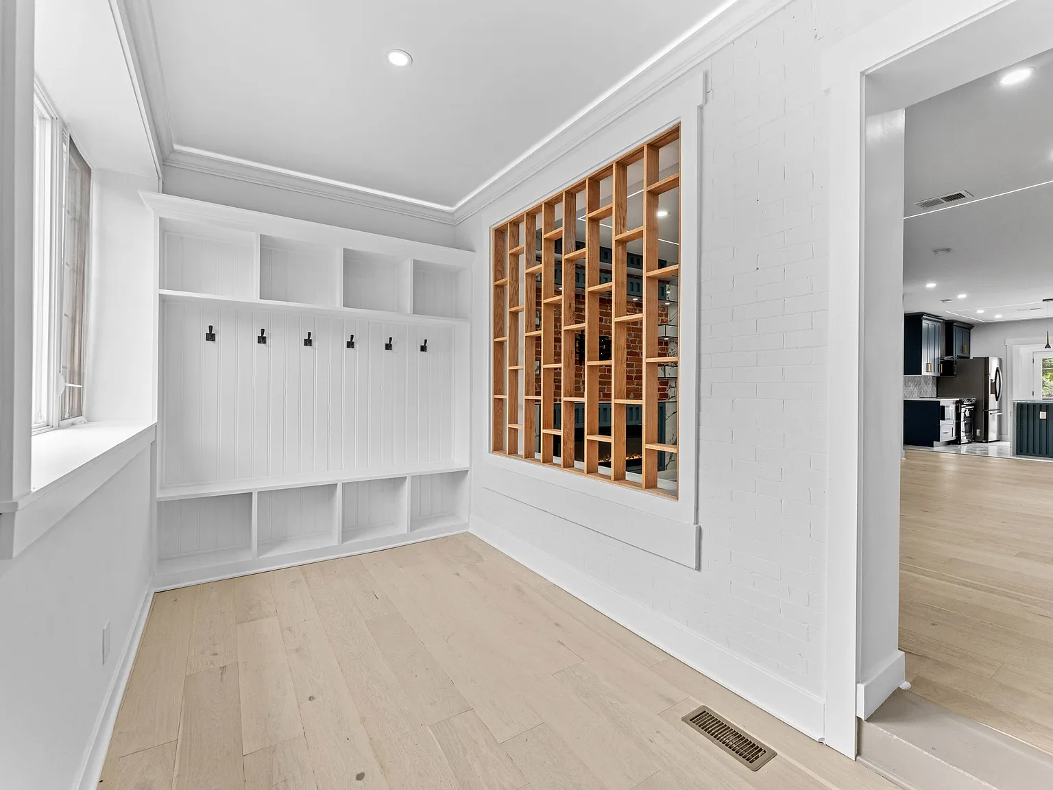 3 bed, 1810 sqft, $2,700 — Photo 3