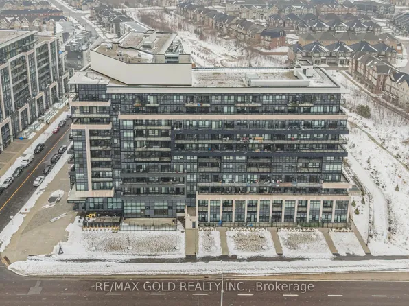 395 Dundas St W #117, Oakville, ON L6M 4L9