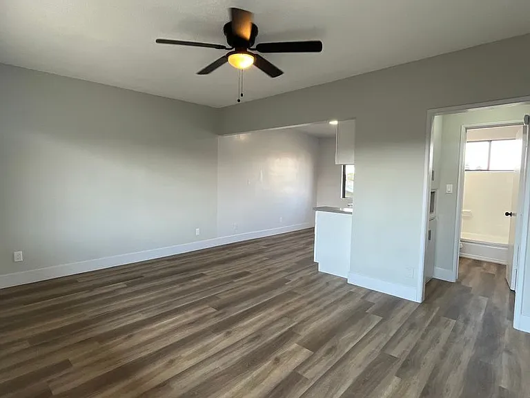 8029 S Hoover St — Photo 5