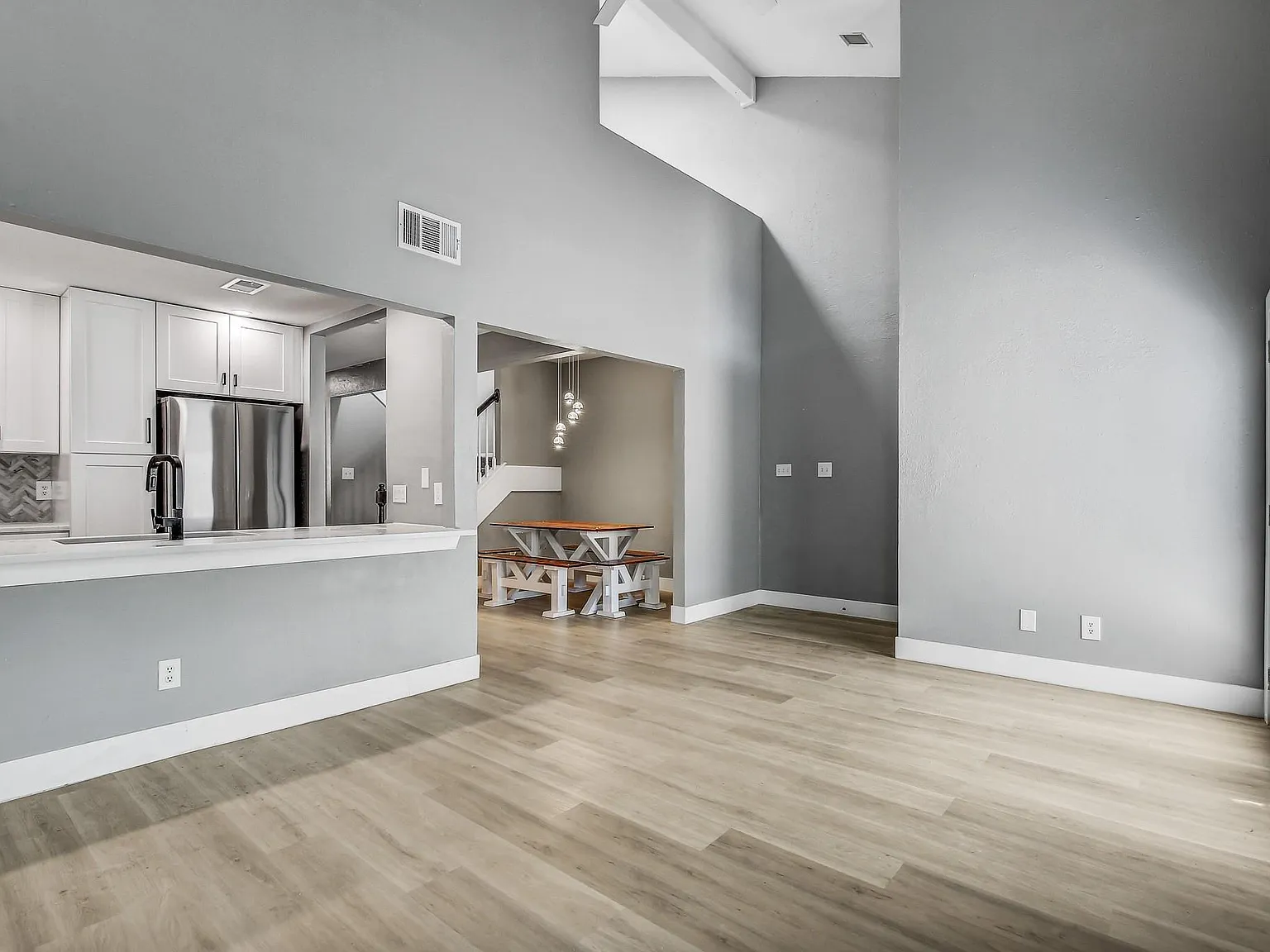 3 bed, 1.5 bath, 1238 sqft, $1,600 — Photo 3