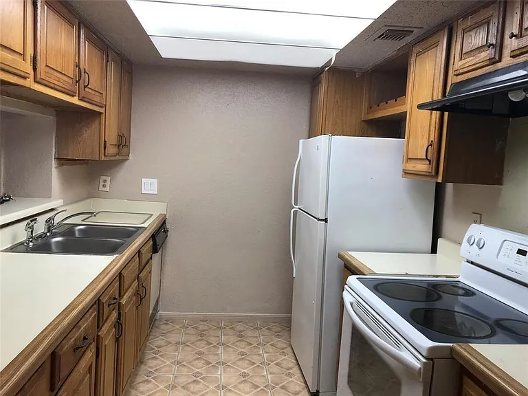 2826 S Bartell Dr #35 — Photo 6