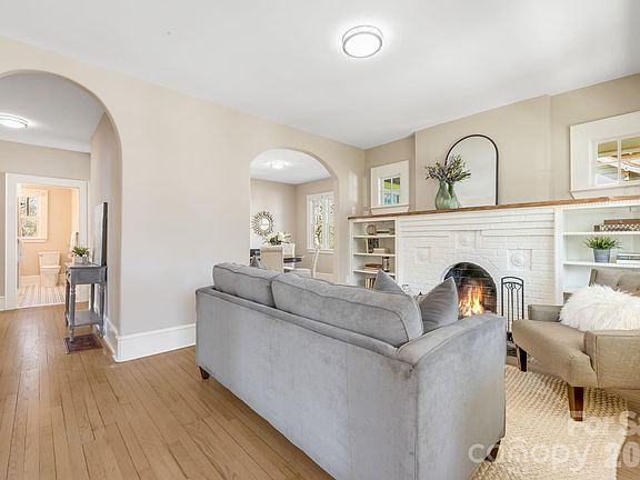 5th image of 174 Dorchester Ave
