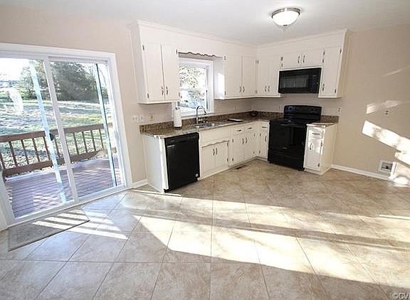 5th image of 21610 Stuart Ave