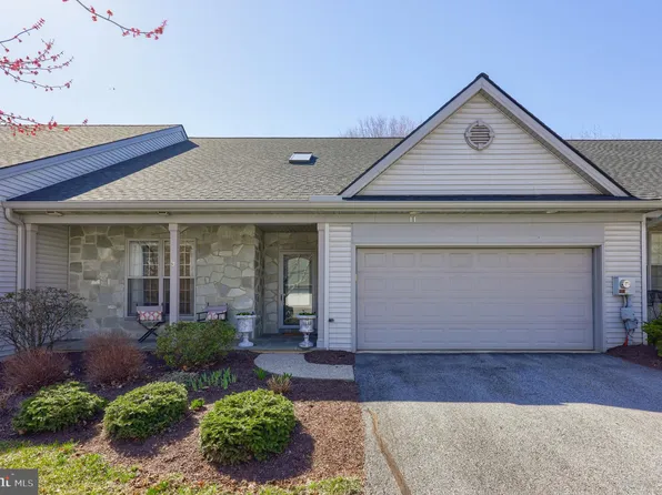 11 Deer Ford Dr, Lancaster, PA 17601