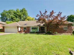 28 W Bridlespur Dr, Kansas City, MO 64114